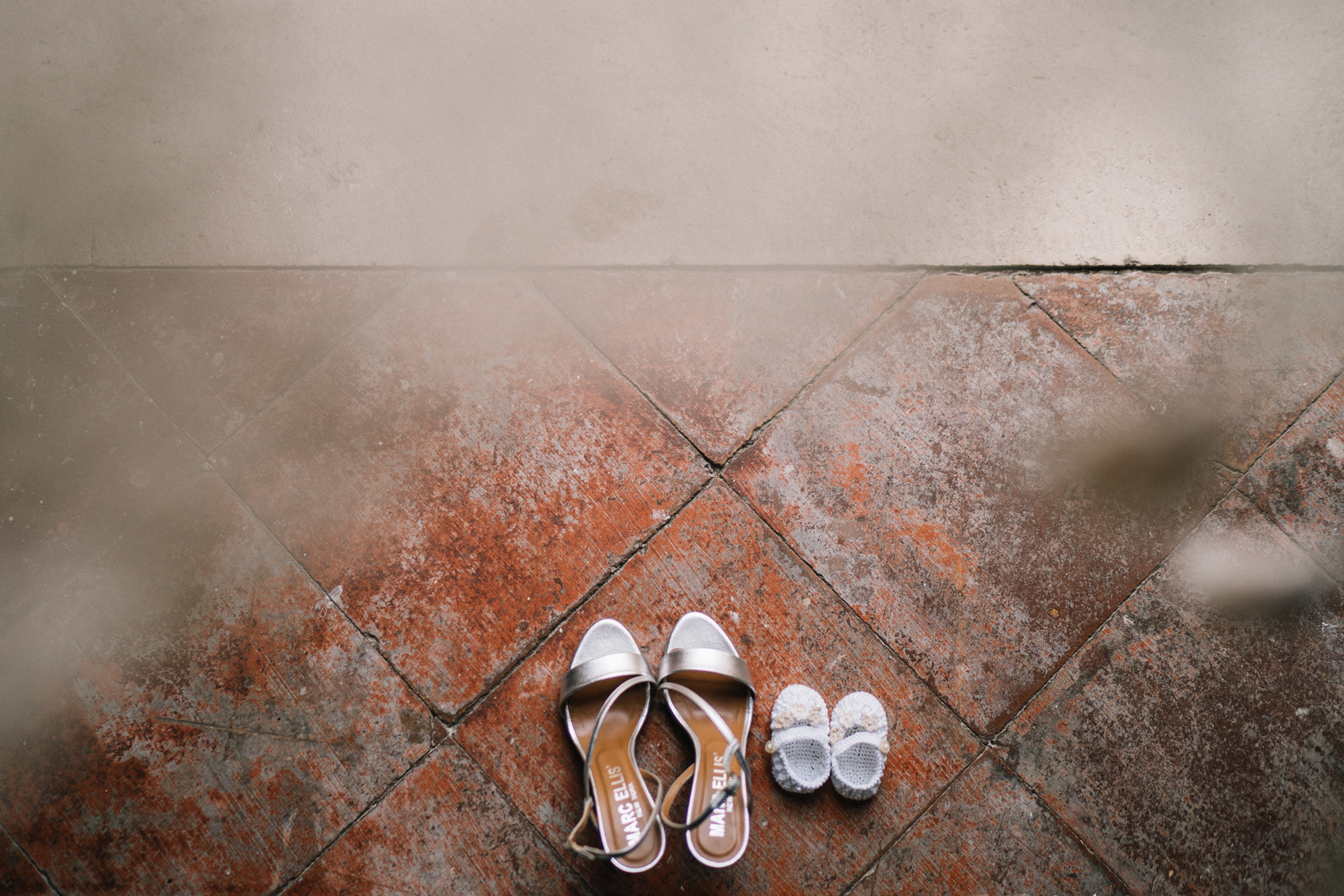 Intimate wedding foto: scarpe
