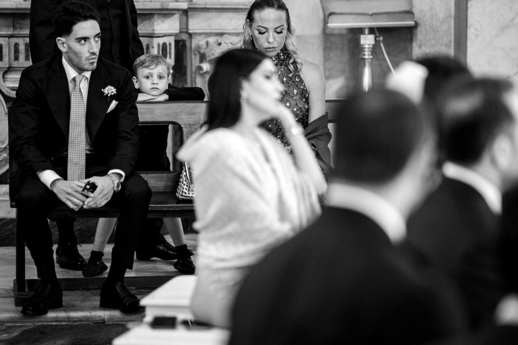 Matrimonio a Napoli con ricevimento alla Conca sul Mare
ingresso sposa
bianco e nero
l'eleganza dei fiori
gisena morra wedding planner
rito religioso