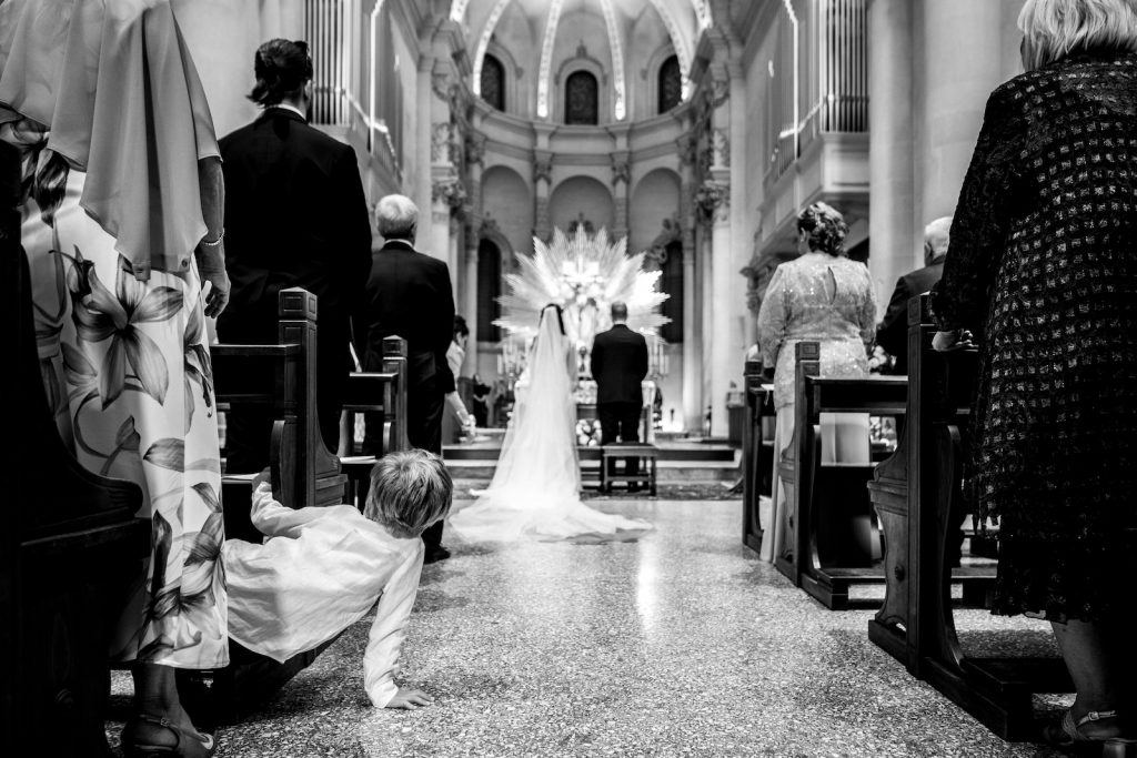 Matrimonio a Masseria San Lorenzo 
lecce
cattedrale di lecce
ingresso in chiesa sposa
rito religioso
bambini ai matrimoni