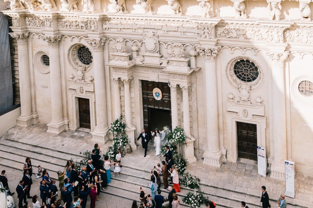 Matrimonio a Masseria San Lorenzo 
lecce
cattedrale di lecce
ingresso in chiesa sposa
rito religioso
lancio del riso