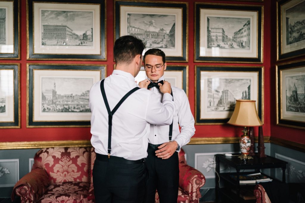 Matrimonio a Villa Gamberaia in Toscana
groom getting ready
abito sposo
groom suit