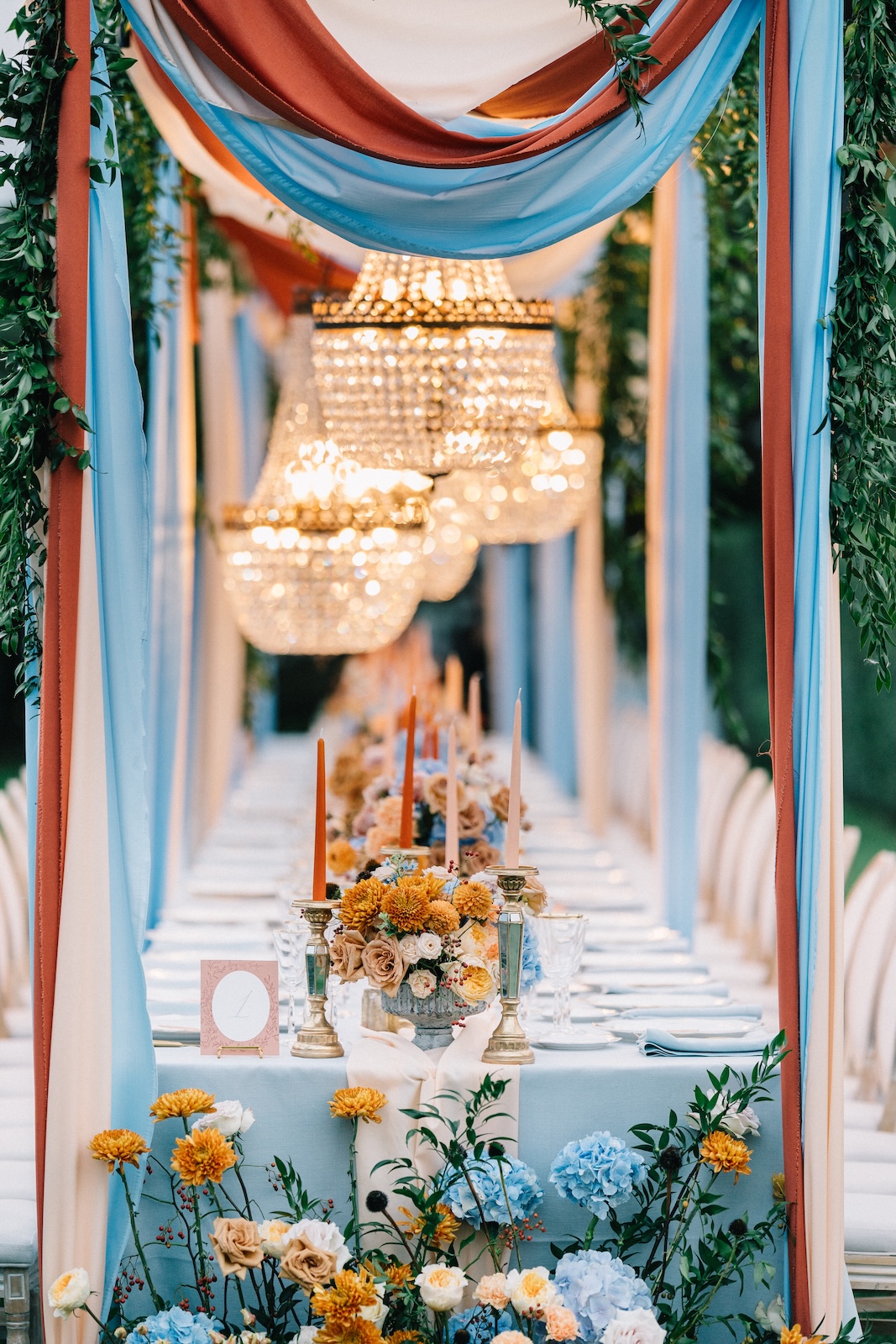 Matrimonio a Villa Gamberaia in Toscana
dinner setting
table setting chechic wedding