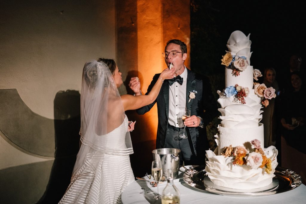 Matrimonio a Villa Gamberaia in Toscana
cake cut