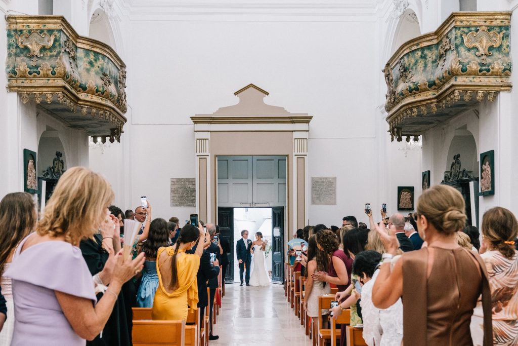 Wedding in Masseria Aura Terrae Polignano a Mare
monopoli
rito cattolico
chiesa di monopoli
ingresso sposa