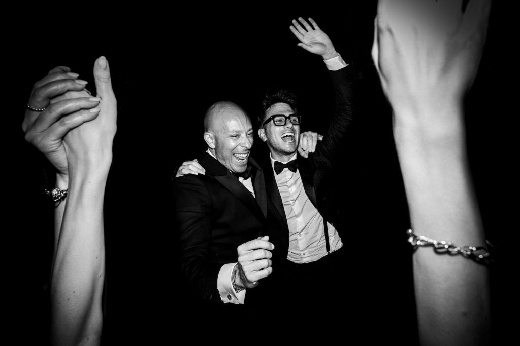 Matrimonio a Masseria Torre Coccaropartyballibianco e nero