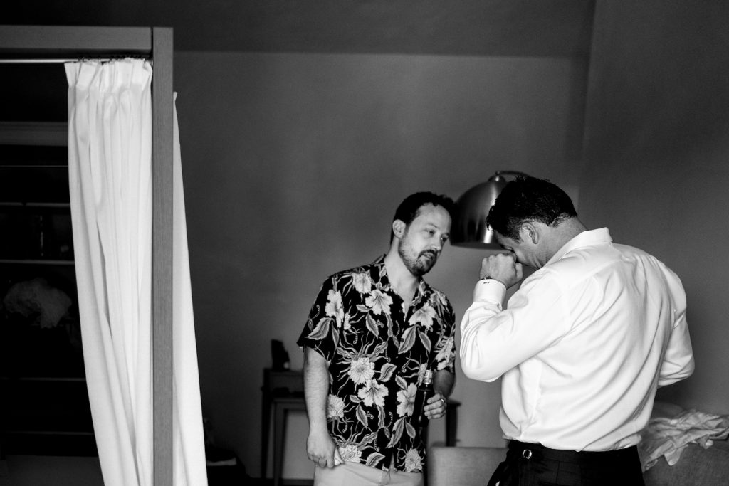 Come organizzare un matrimonio sotto la pioggia a Masseria Don Luigi
groom getting ready